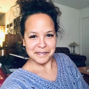 Meet your Posher, Dominique